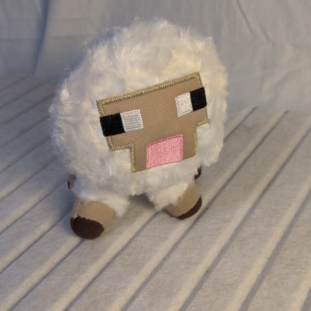 Mojang Minecraft Sheep Plush Doll 2014 Video Game Collectible